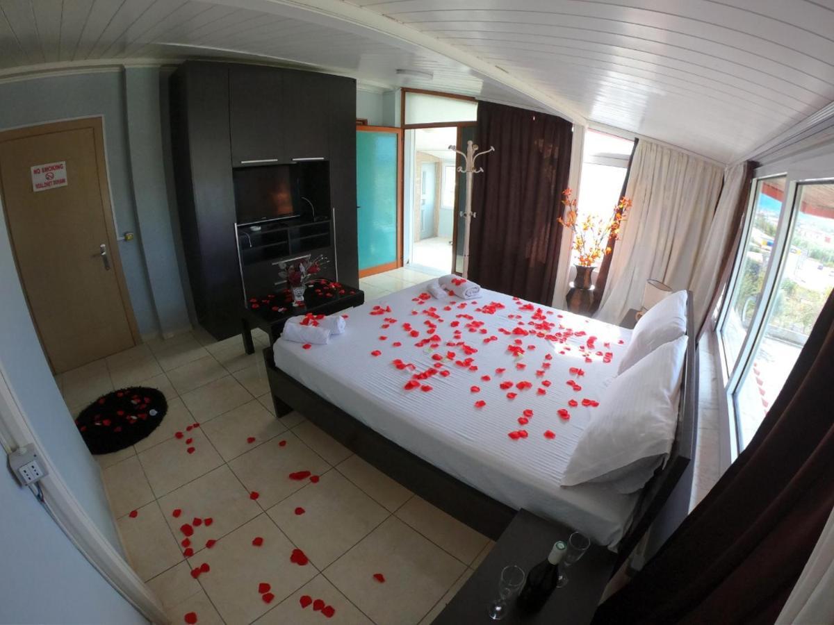 Hotel Anxhelo Kuçovë Buitenkant foto