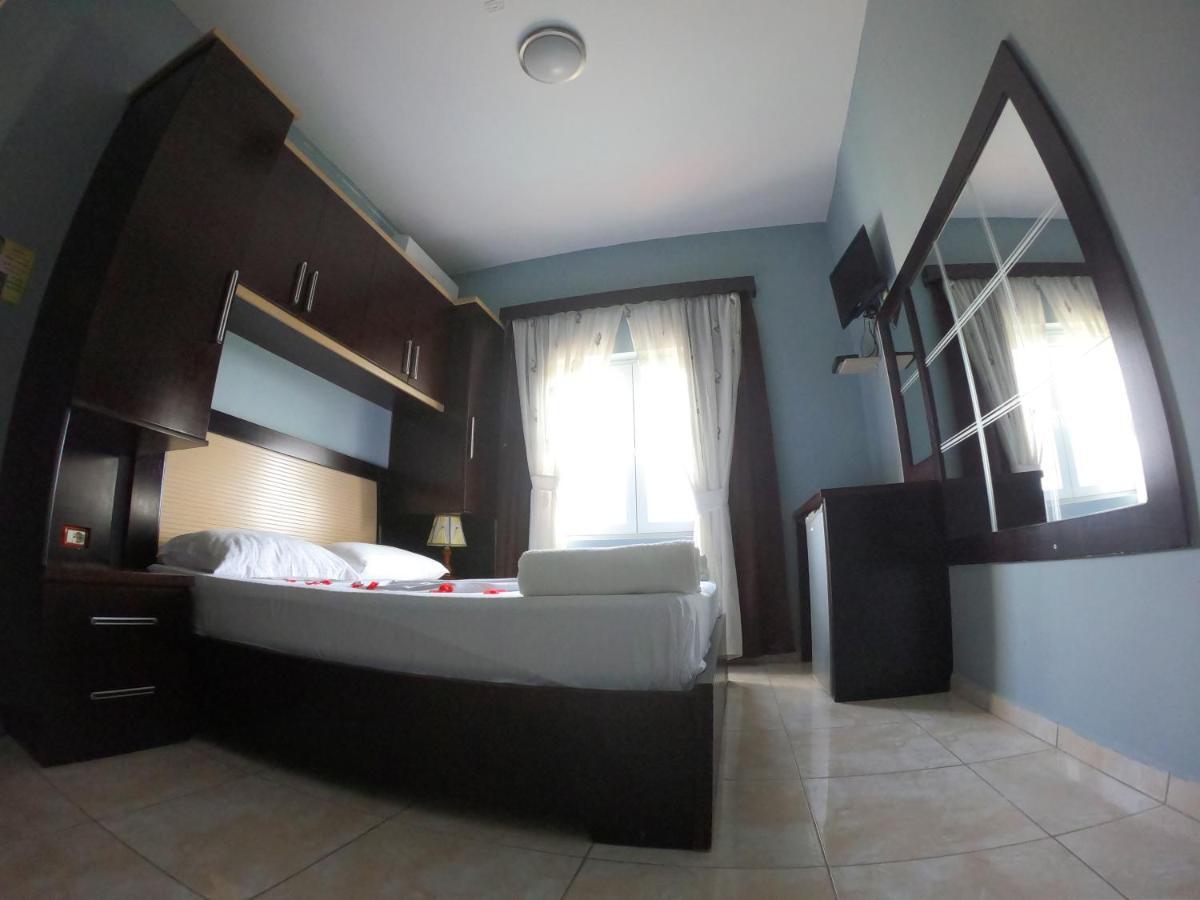Hotel Anxhelo Kuçovë Buitenkant foto