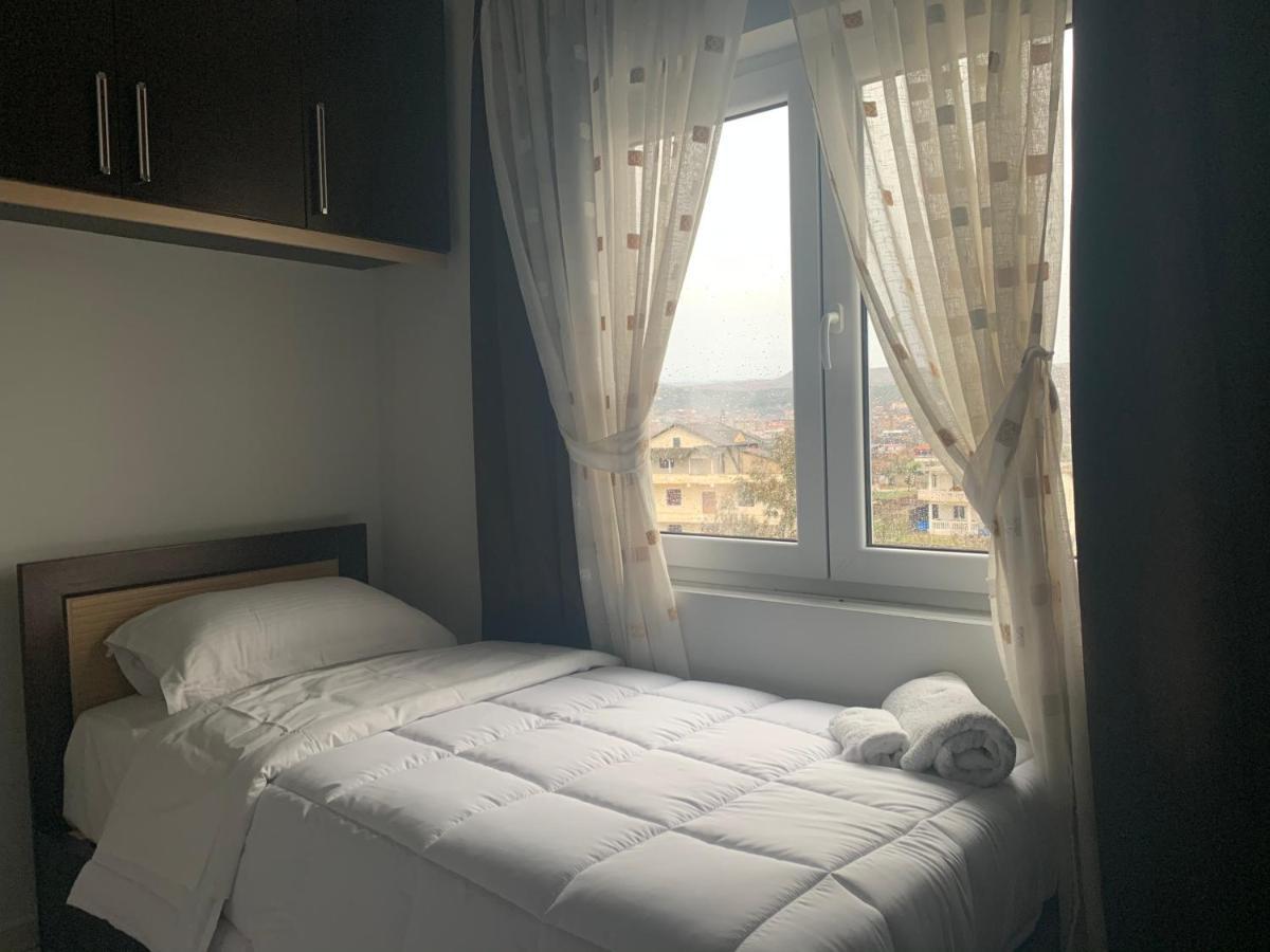 Hotel Anxhelo Kuçovë Buitenkant foto